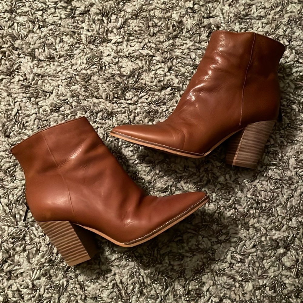 Lucky brand bootie size 8